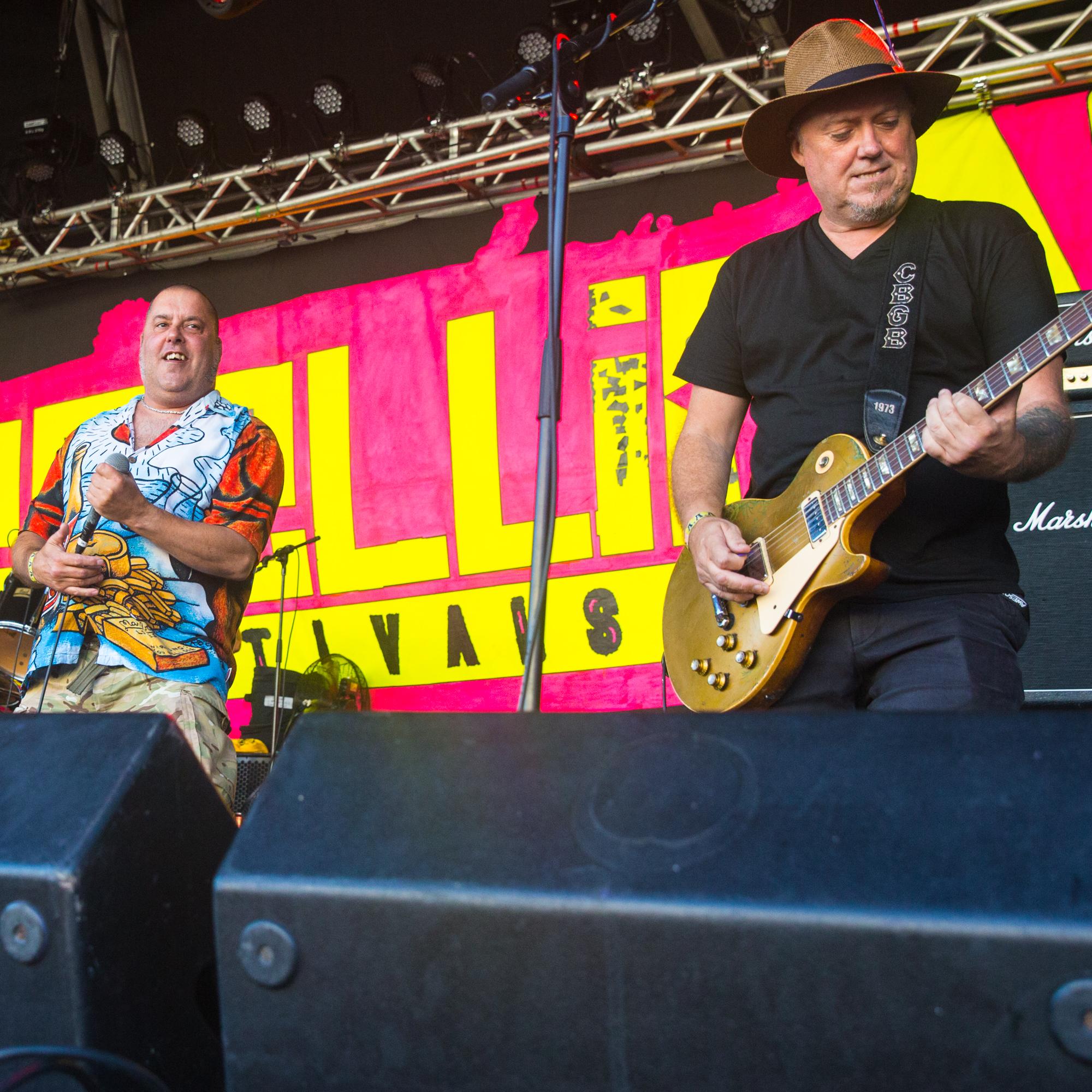 Peter And The Test Tube Babies live